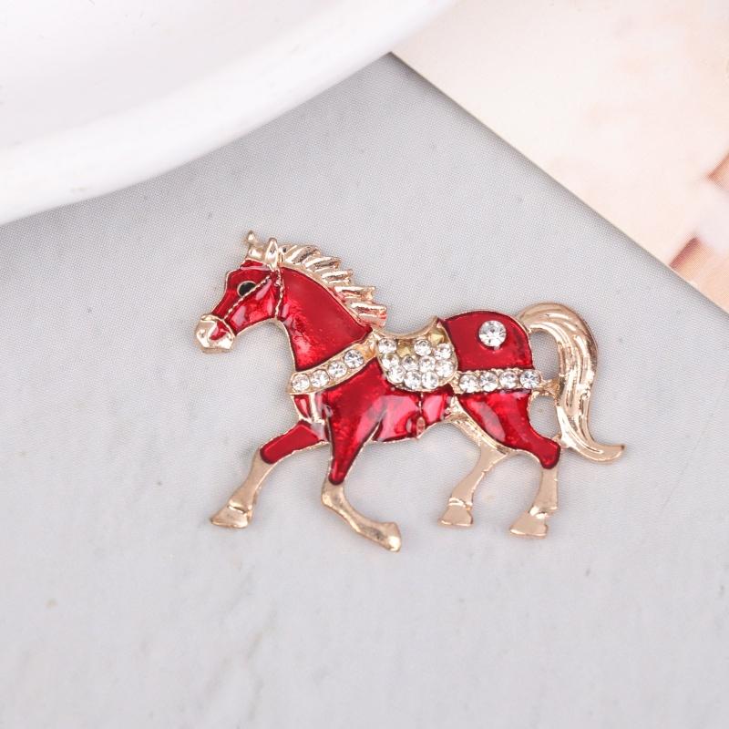 Classic  Horse Brooches For Women Versatile Animal Lapel Pins Clothing Corsage Jewelry Accessories  Year Gifts
