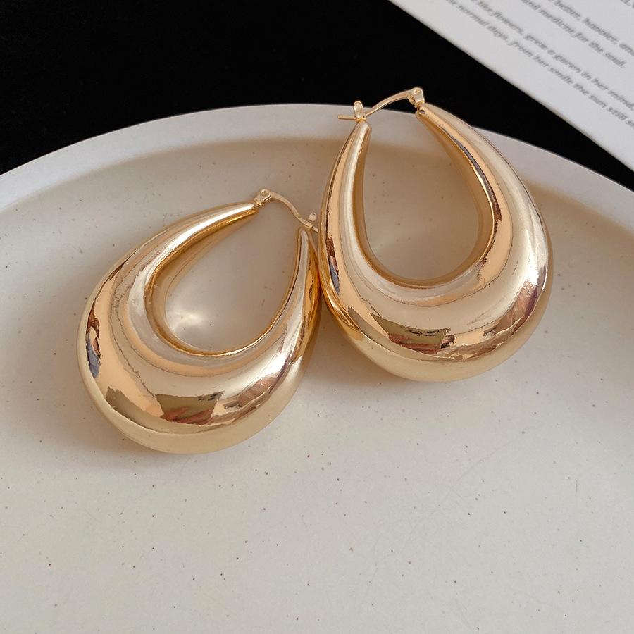 

European and American metal oversized water drop ear buckle niche design sense exaggerated earrings temperament advanced sense earrings