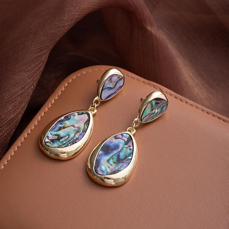 

Модные серьги-подвески для женщин золотой