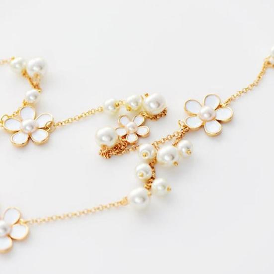 Women Elegant Faux Pearl Flower Sweater Chain Long Pendant Necklace Jewelry