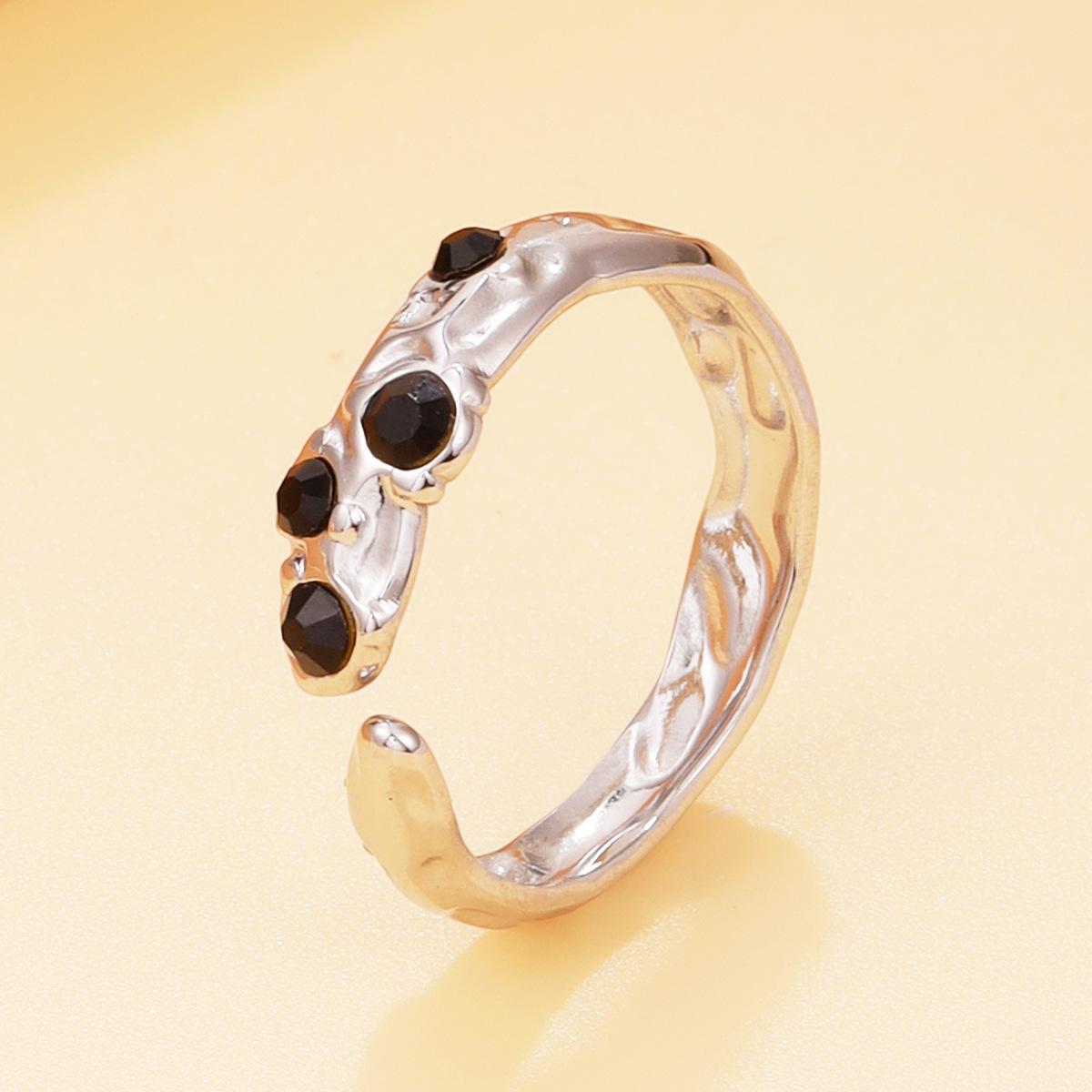 Vintage-Style Diamond Pearl Ring: Irregular Hammered Texture Stainless Steel Open Band