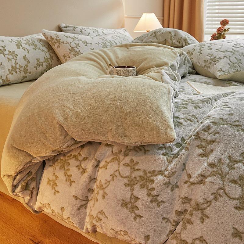 Thickened Milk Fleece Bed Four-Piece Set Coral Flannel Bedding Fluffy Quilt Cover Bed Sheet Human Bed Hat