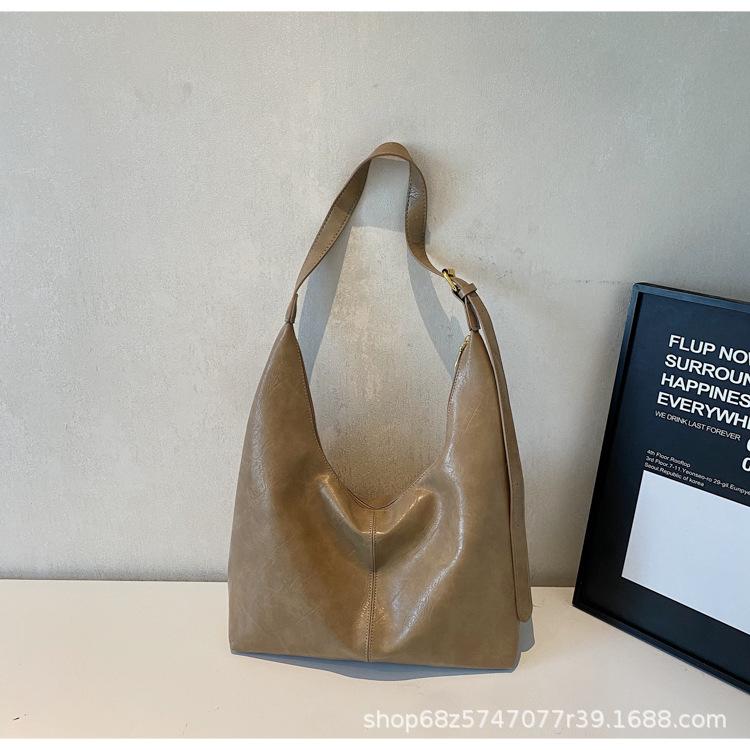 Large Capacity Bag Women's 2025 New Soft Leather Underarm Shoulder Bag Retro Bucket Women's Commuter Tote Bag for Work