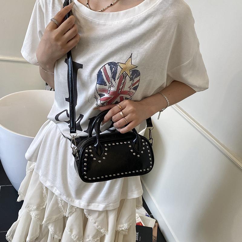 Small Bag Women s New Casual Versatile Messenger Bag Fashionable Portable Small Square Bag 1980₽