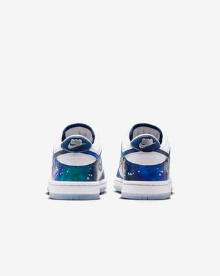 Nike Dunk Low x LEGO® Collection Boty pro větší děti IM1448-100 Velikost 3.5Y-7Y