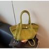 Retro bucket bag women's new large-capacity portable pleated bag versatile shoulder messenger bag