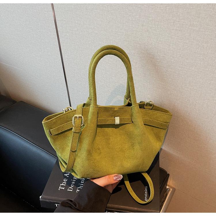 Retro bucket bag women's new large-capacity portable pleated bag versatile shoulder messenger bag
