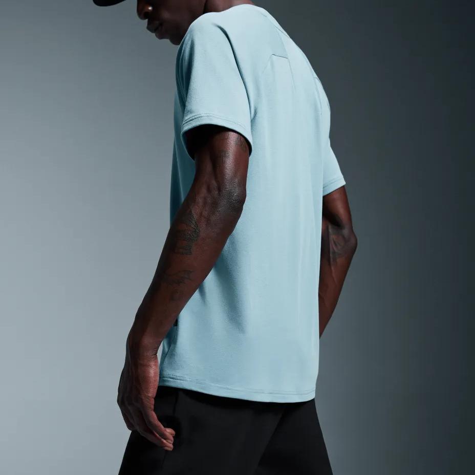 On T Shirt Men's Green Purple Blue 1ME11462523