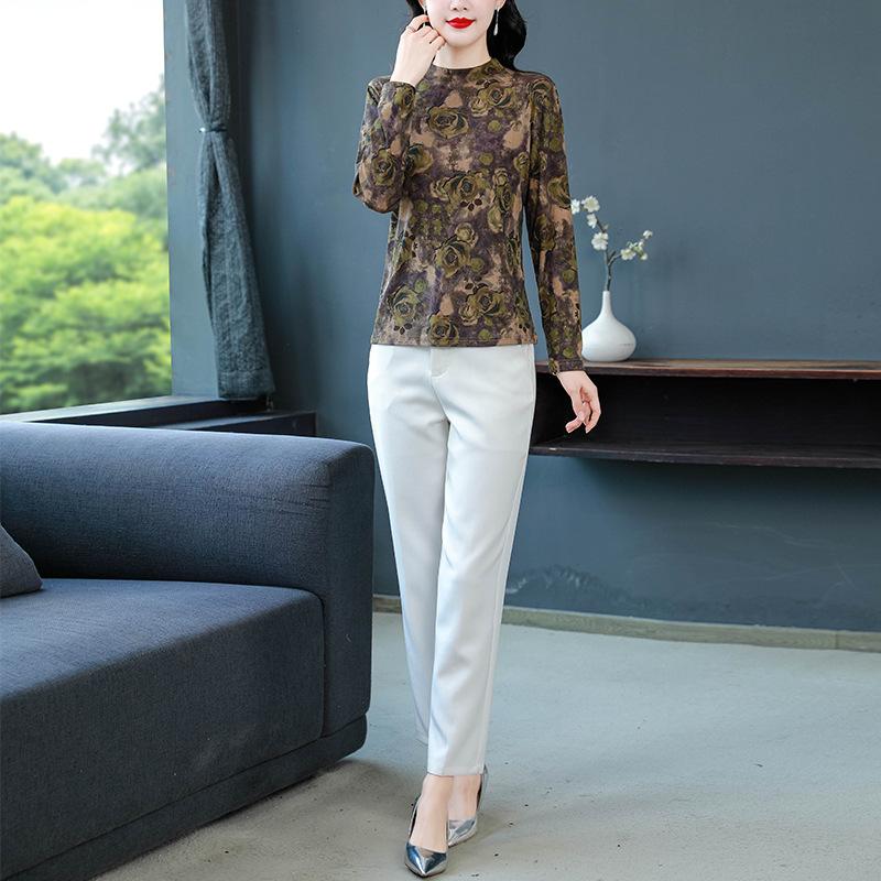 Velvet Printed Base Blouse for Women In Winter Latest Long-sleeved Top Pullover Versatile Mother T-shirt Blouse