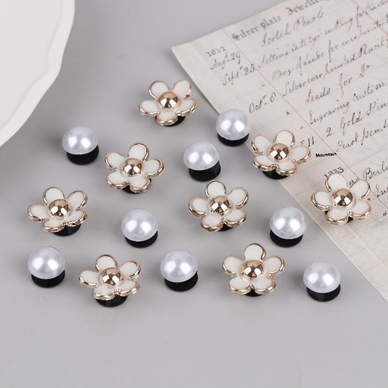 16Pcs Fashion Shoe Charms Set Accessories Hole Shoe Buckle Summer Cute Pearl Daisies 3D Shoes Decorations