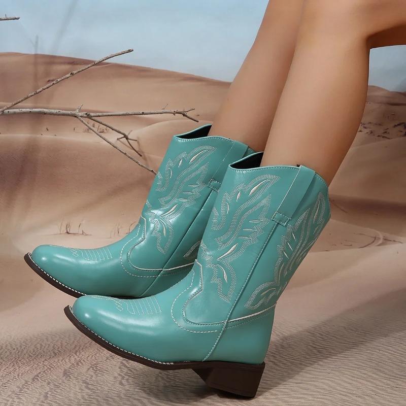 Fashion Large Size Embroidered Western Cowboy Boots Women's Autumn Winter V-notch Chunky Heel Short Boots Pure Color Totem