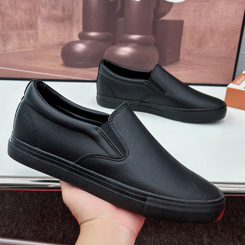 Unisex Weiße Canvas Slip-On Sneaker: Freizeitschuhe mit weicher Sohle für Männer, Jugendliche und Frauen; Perfekt zum Tanzen, Entspannen und für den Partnerlook.