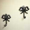 2Pcs Vintage Iron Bowknot Hook Metal Decorative Wall Hook Rustproof Bathroom Hanger for Towel Coat Key Organizer