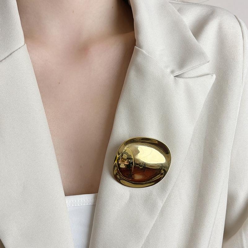 Minimalistyczna geometryczna metalowa duża okrągła broszka przypinka Trendowe akcesoria do garnituru Wyrazista biżuteria dla unisex mężczyzn kobiet