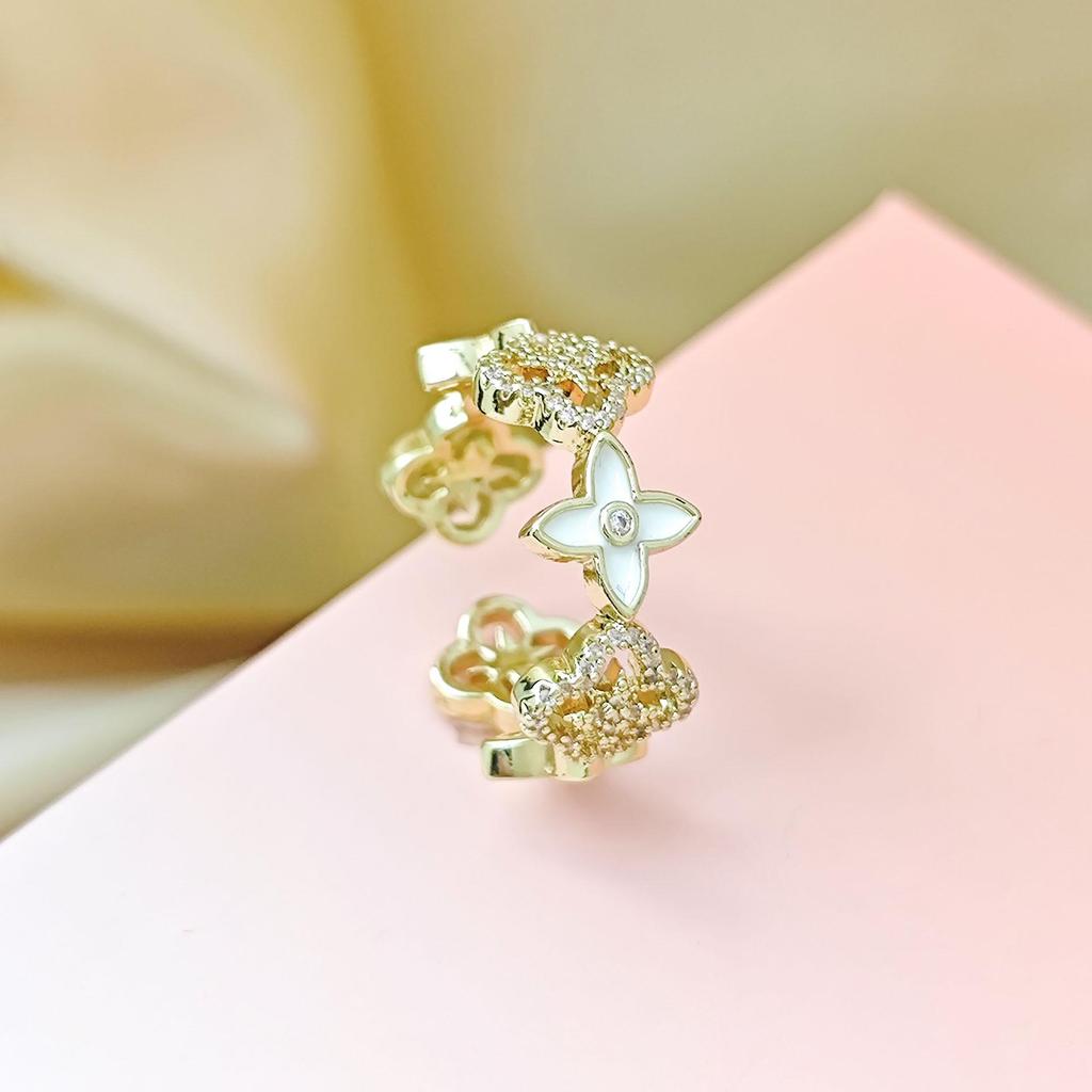 Korean Style Four-Leaf Clover Ring for Women - Elegant, Intricate, Classic Design, Versatile Flower, Open Adjustable, Light Luxury Accessory.
