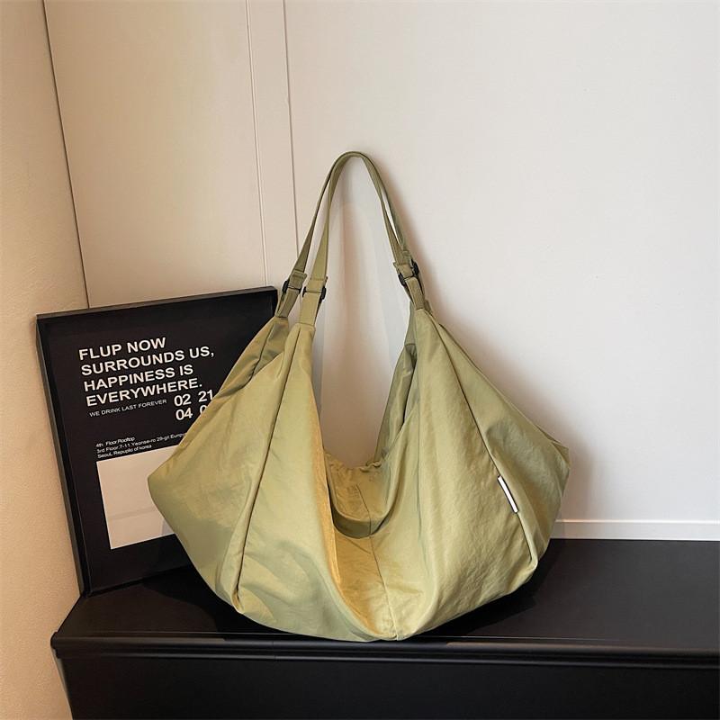 IELGY Lazy Style Large-Capacity Nylon Cloth Bag Casual Commuter One-Shoulder Simple Tote Bag