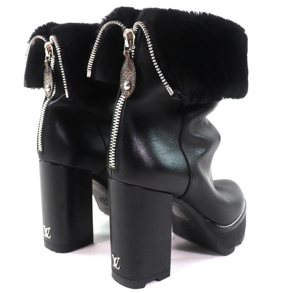 Great LOUIS VUITTON Short Boots LV Logo Metal Back Zip Leather Shearling Women  Used