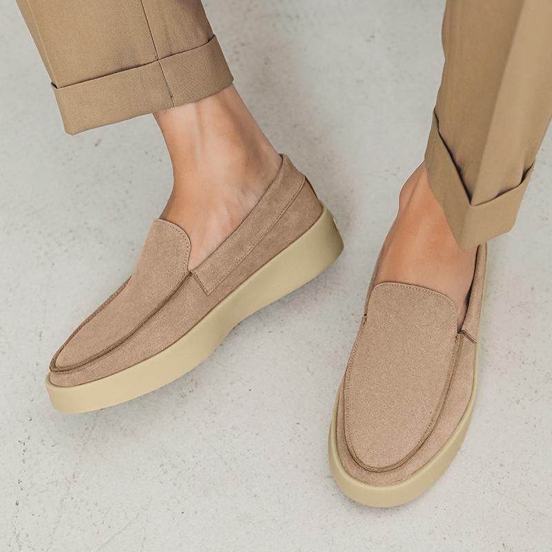 Fashion Comfortable Boat Shoe Moccasins New Loafers Men Casual Shoes Suede Lazy Shoes Male Breathable Slip-on Mens Driving Flat Shoes
