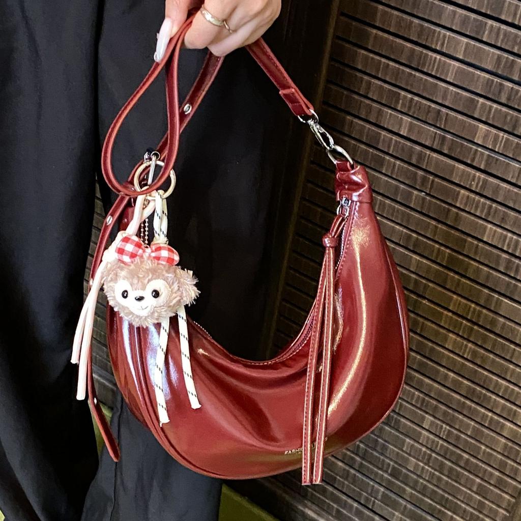 Niche design sense horn bag women's large capacity 2025 new trendy fashion shoulder messenger bag women's dumpling bag