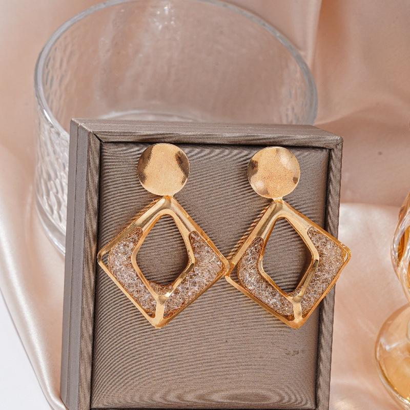 

Cold wind crystal square earrings women s, metal mesh light luxury versatile earrings золотой