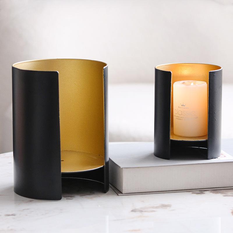 Moderne Leichte Luxusmöbel im Neuen Chinesischen Stil Arbeitszimmer Schwarzgoldener Halbkreisförmiger Kerzenhalter Modellraum Weiche Dekoration Metallmöbel