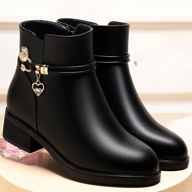 Women's Ankle Boots Soft Leather Mother Shoes Winter Plush Warm Cotton Boots Waterproof Leather Women's Snow Boots Botas Mujeres