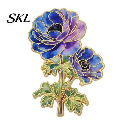 Decorative Clothing Pin Brooch Pin, Enamel Flower Design with Smooth Edges, Artistic Lightweight Zinc Alloy Badge for Jackets Scarves Bags Gift Lapel