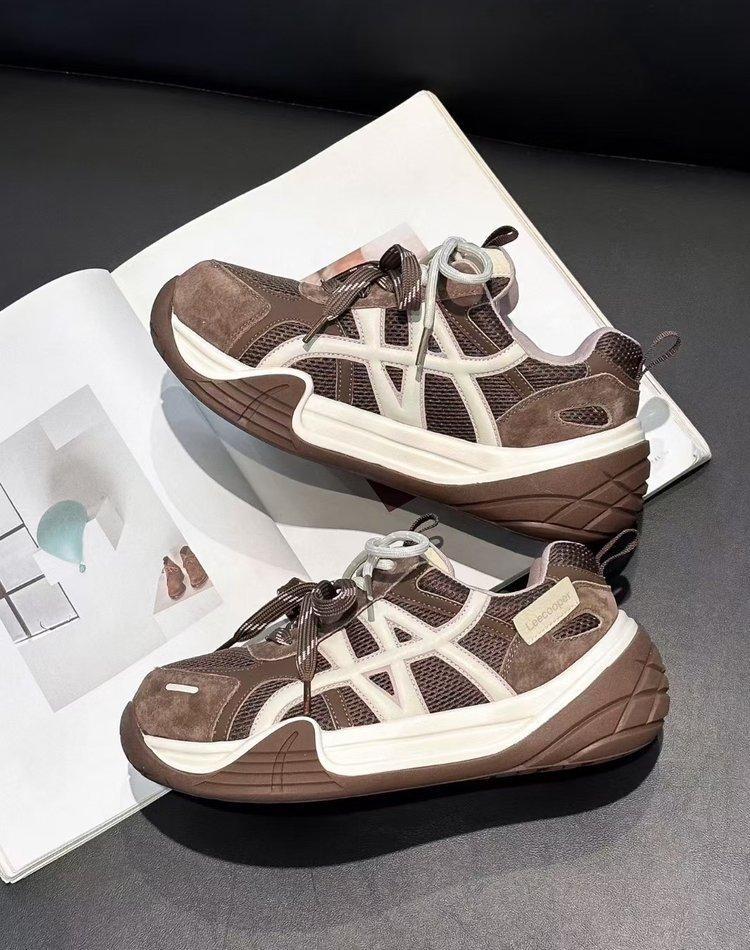 

Кожаные платформенные немецкие тренировочные туфли женские 2025 осень новые на плоской подошве увеличивающие рост туфли ретро беговые повседневные спортивные туфли Форреста Гампа 40 коричневый