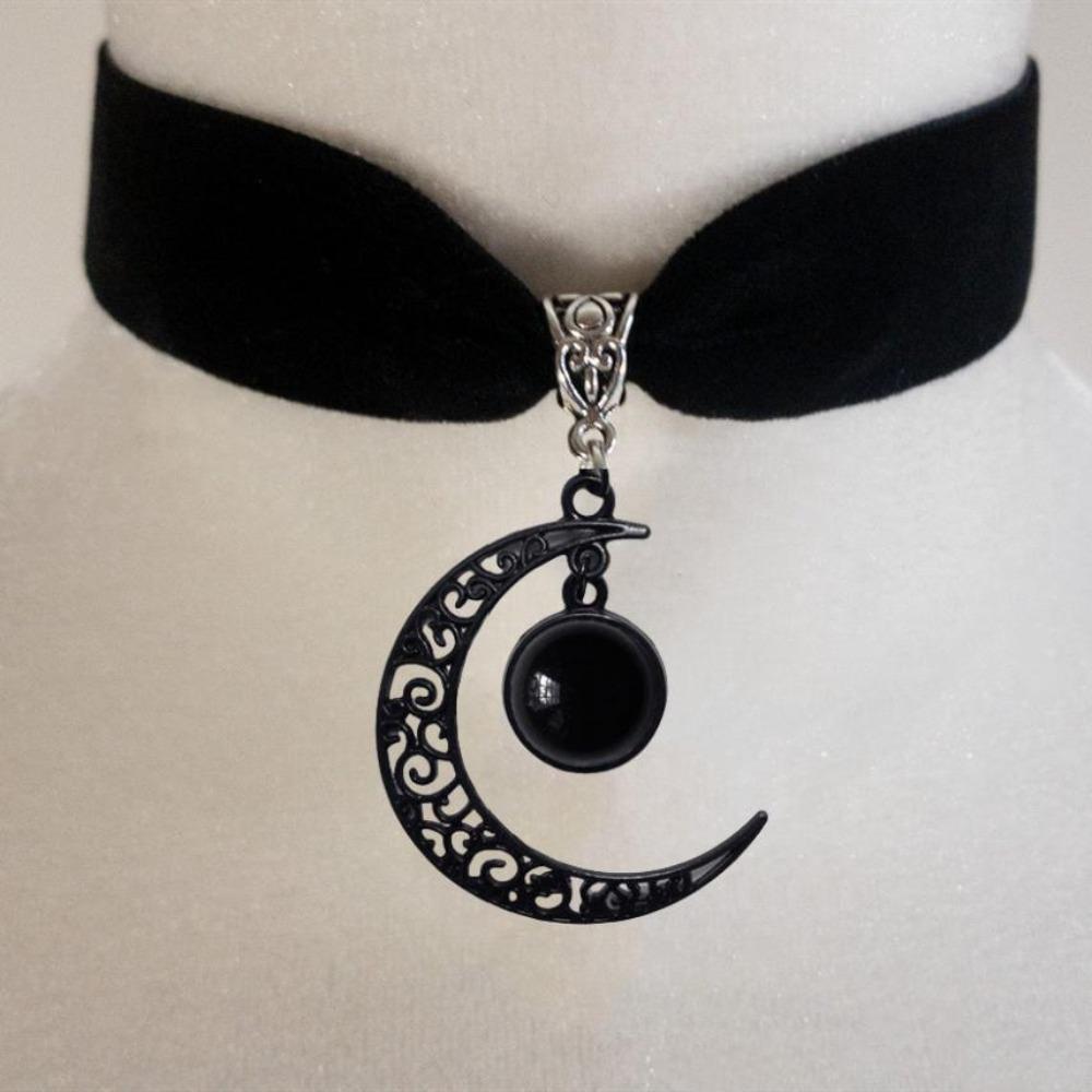 Gothic Retro Black Hollowed-out Crescent Moon Opal Stone Velvet Collar Necklace for Women Hallowmas Party Witch Jewelry Gifts