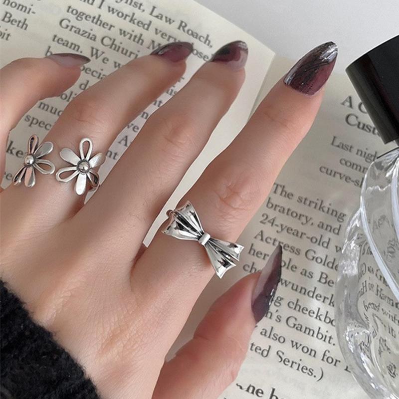 Y2K Vintage Flower Bowknot Open Ring for Women Metal Style Hollow Petals Silver Color Trendy Finger Accessories Fashion Jewelry