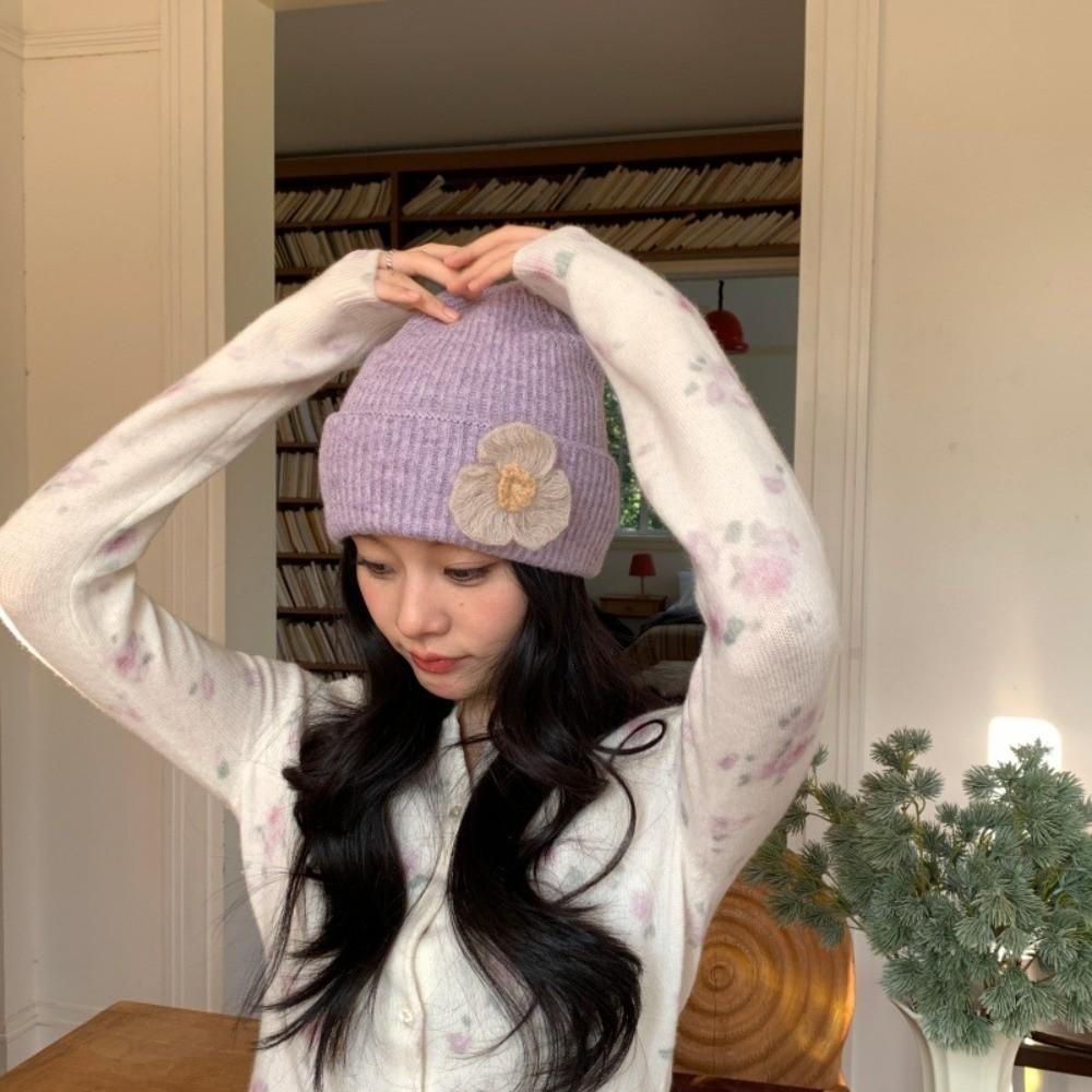 Polyester Floral Knitted Beanie Hat 56cm-58cm Circumference Handmade Beanie Outdoor Wear