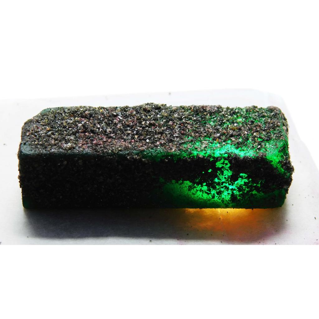 Natural Green Emerald Loose Gemstone 174 ct Uncut Rough for Lapidary and Gem Collections