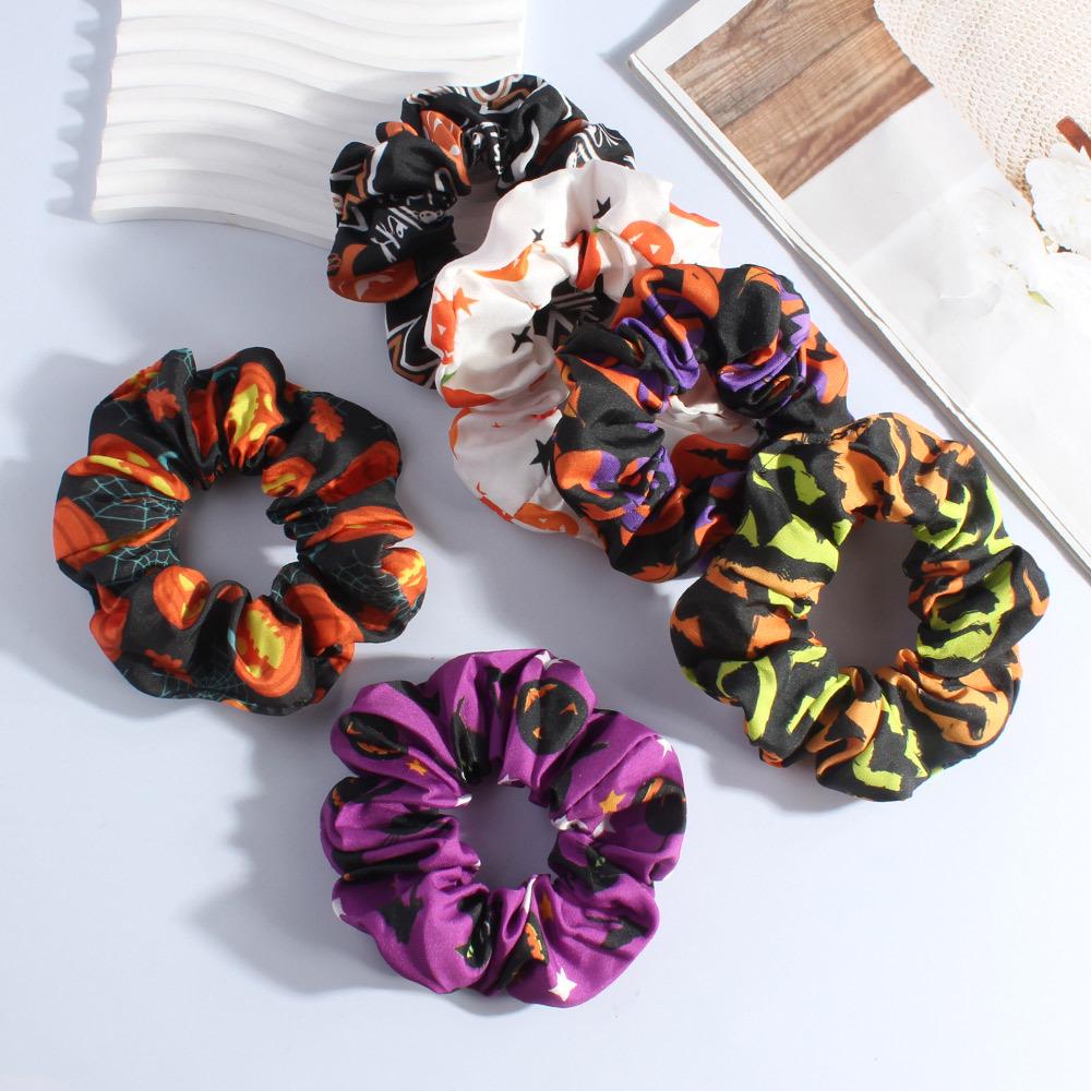 Europäische & Amerikanische Halloween Scrunchies: Ausgefallener Druck Satin Haaraccessoires