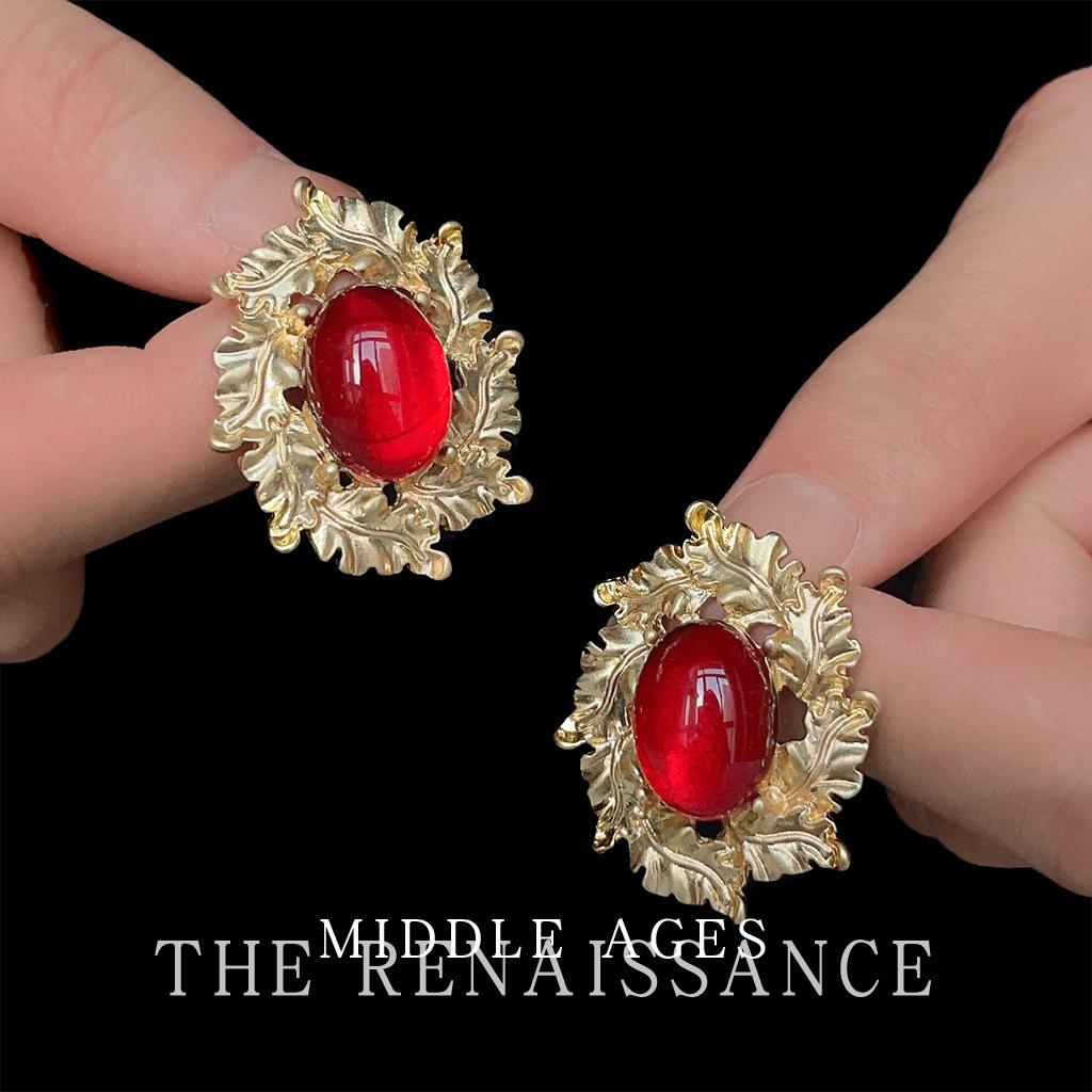 

Exaggerated heavy industry earrings French court retro burgundy stud earrings ear jewelry