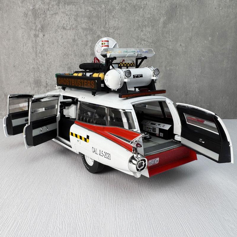 1: 18 Ghostbusters ECTO-1 Ghost Car Fine Edition Car Model