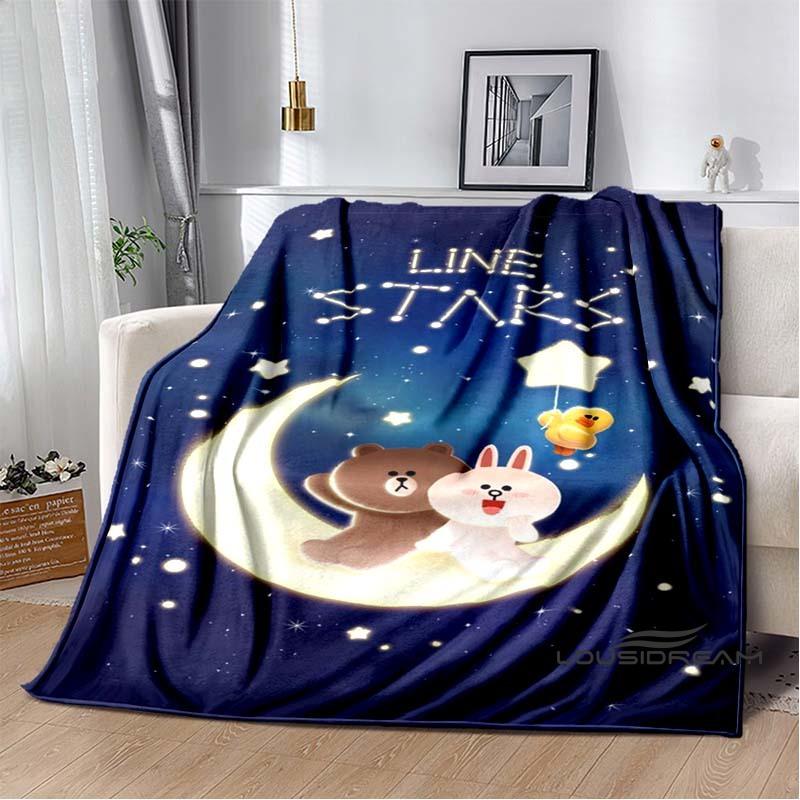The BROWN & FRIENDS blanket is crafted from flannel material, offering a fluffy, soft, warm, and comfortable feel. Suitable