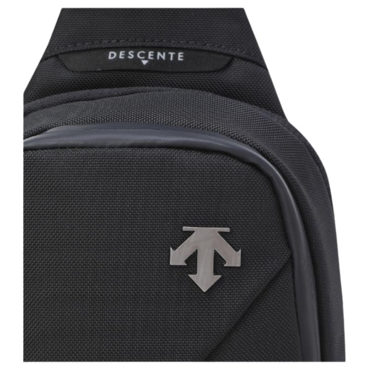 New DESCENTE Nylon Sling Bag Unisex Black SQ323UBG73