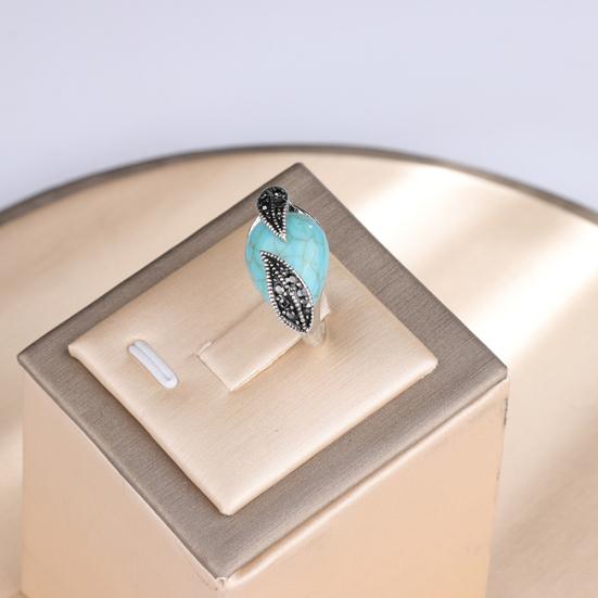 Vintage Leaf Faux Turquoise Pendant Necklace Ring Leaverback Earring Jewelry Set