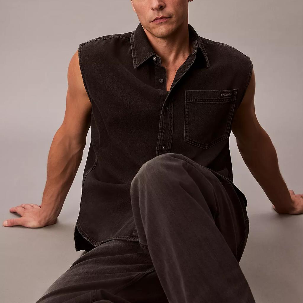 Calvin Klein Minimalistická Pohodlná Všestranná Džínová Halenka Bez Rukávů na Knoflíky Pánské košile 4RC733G-X84