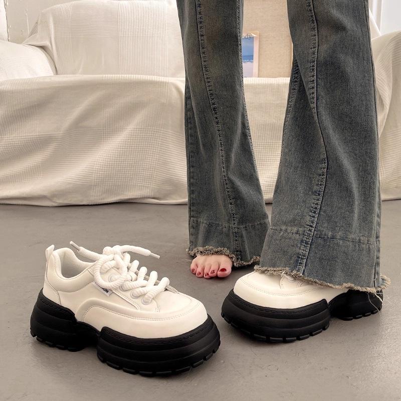 

Muffin versatile little white shoes women s spring and summer niche thick baseplate shoes new height-increasing casual sports shoes 40 белый