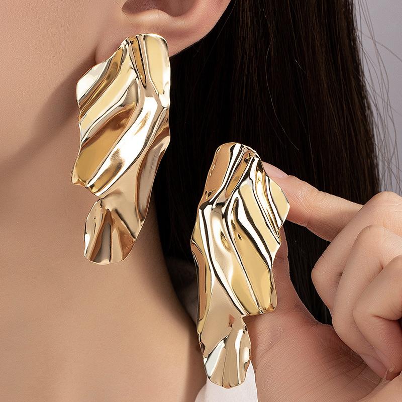 Vintage Golden Statement Stud Earrings For Women Fashion Jewelry Party European Long Punk Twist Irregular Geometry Accessories