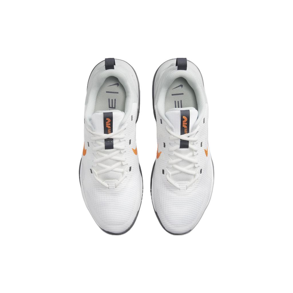 Nike Zapatillas Air Max Alpha Trainer 5 para hombre, color blanco brillante, color mandarín, blanco cumbre, plata claro, gris hierro DM0829-103