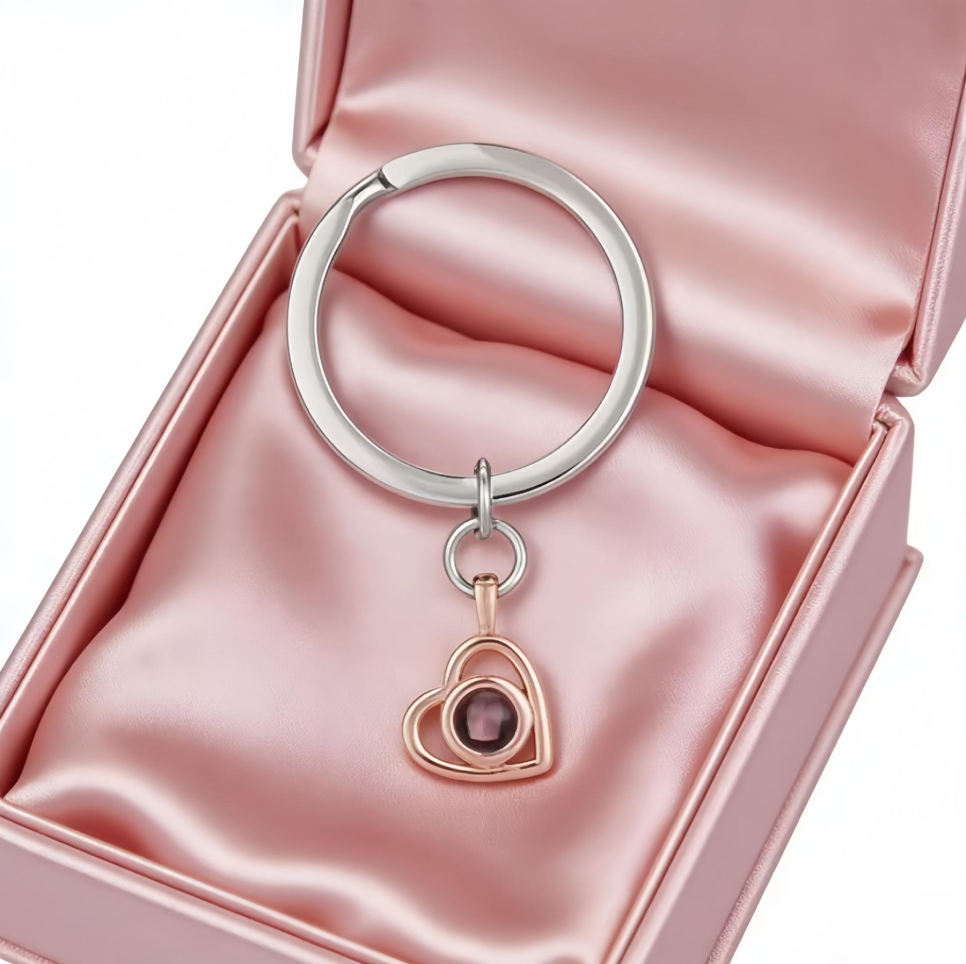 Love Heart Projection Necklace with Photo - Elegant European & American Style Custom Keychains