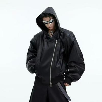 Jaqueta com Capuz Desconstruída em Couro PU Masculina - Outono/Inverno 2025, Design de Manga de Cimitarra Solta