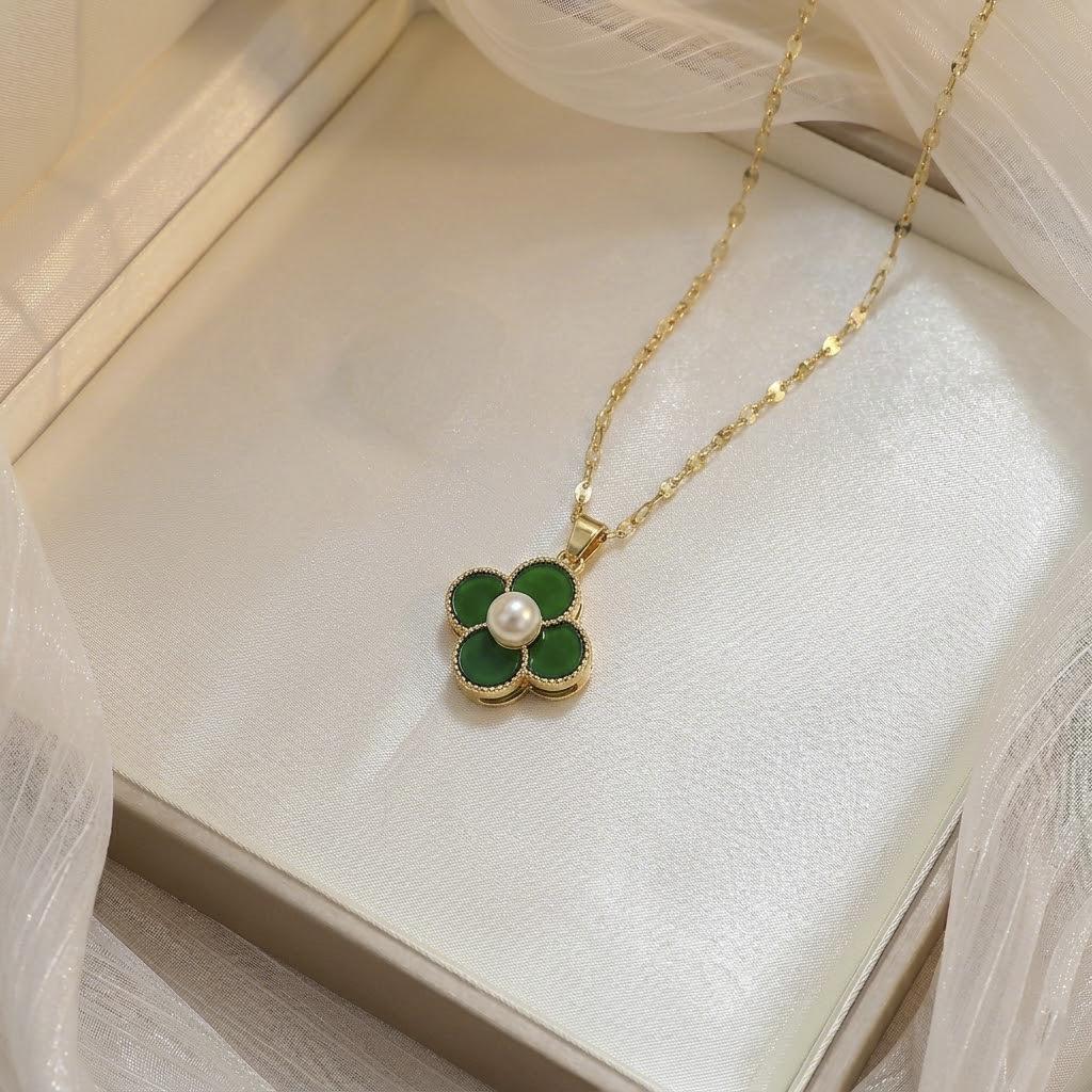 European & American Style Zirconium Petal Rotating Clavicle Necklace for Women