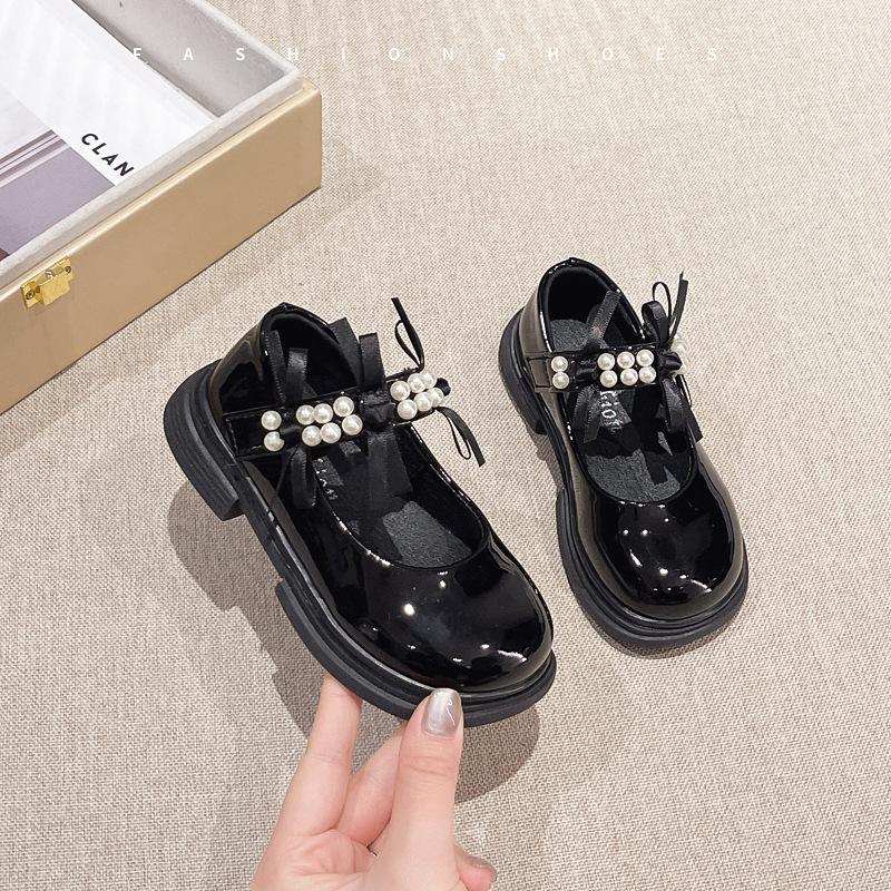 

Детские черные маленькие кожаные туфли, весна и осень 2025 новая милая жемчужная туфелька-лодочка для выступлений с бантом, маленькие кожаные туфли для девочек 26-30 yards FCL shot 50 pairs чёрный