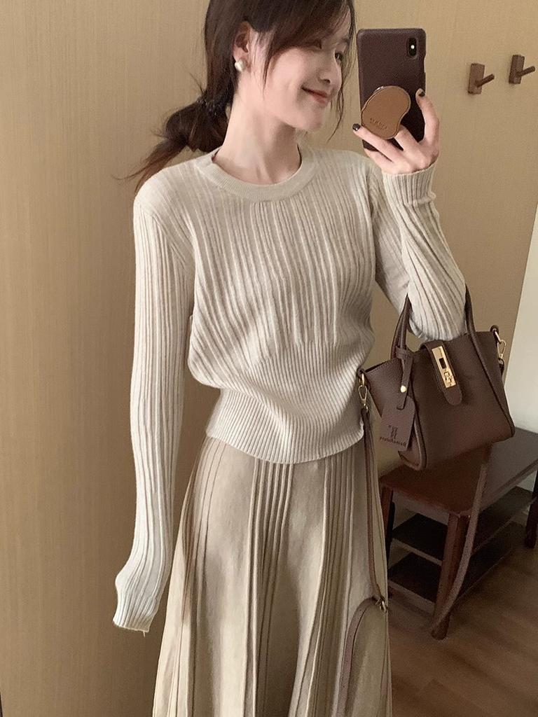 Einfarbiges Rundhals-Strick-Basisshirt Damen Herbst und Winter Neues Taillenpullover Schlankes und dünnes Shirt mit Oberteil