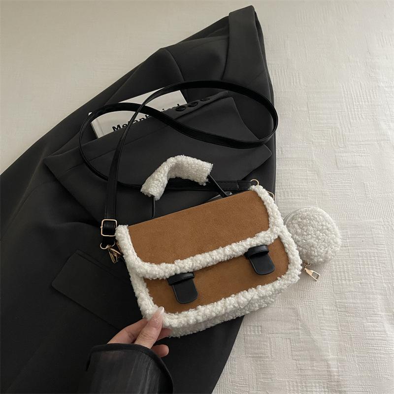 

Плюшевая наплечная портативная сумка-седло плюшевая сумка женская сумка осень и зима новая нишевая матовая сумочка ретро сумка-мессенджер светло-коричневого