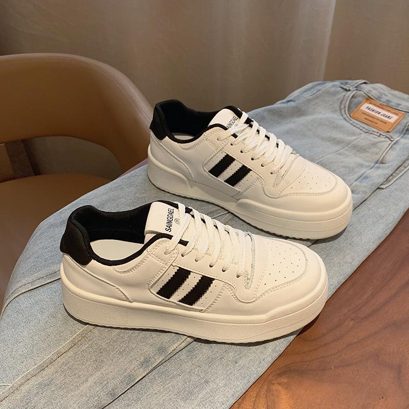 Internet-Berühmtheiten Plateau-Erhöhung kleine weiße Schuhe Damen 2025 Frühling neu Koreanische Version farblich passend vielseitig Student lässig spo