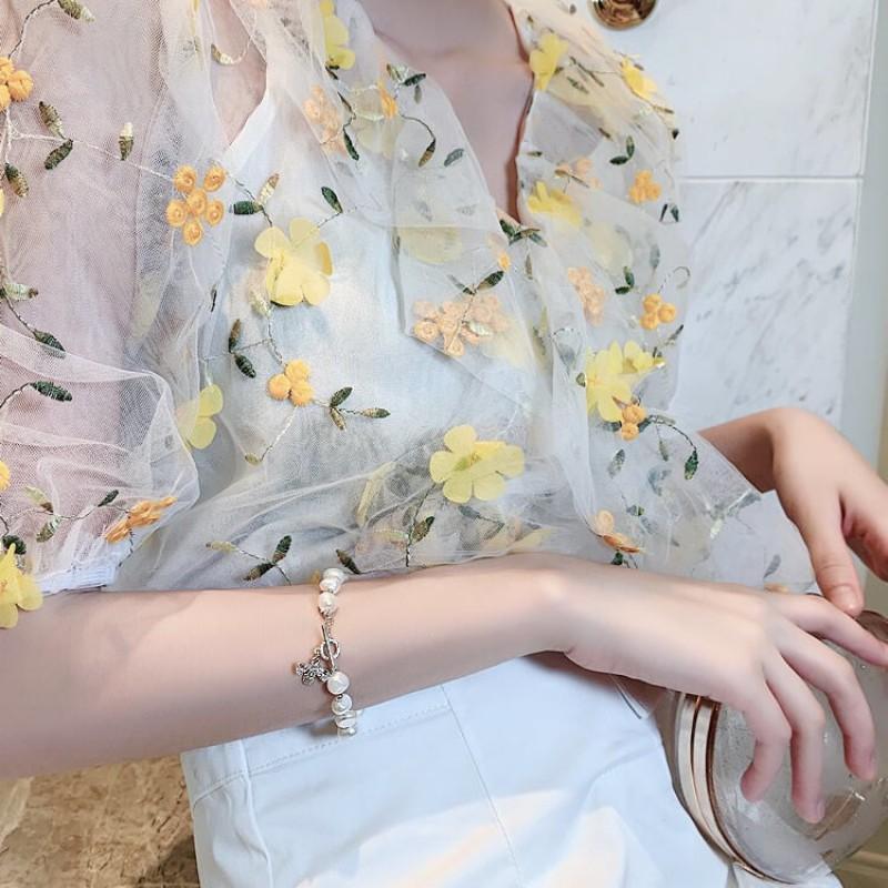 Baroque Freshwater Pearl Bee Charm Bracelet With Zircon Inlay Minimalist Womens Jewelry Accessory